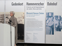 Kultursenatorin Prof. Barbara Kisseler spricht zur Erffnung des Infopavillons