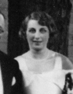 Charlotte Haas 1934 als Gast auf der Hochzeit von Ilse Haas (Ausschnitt)