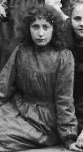 Schlerin Lilli Mayer, Ausschnitt aus Klassenfoto