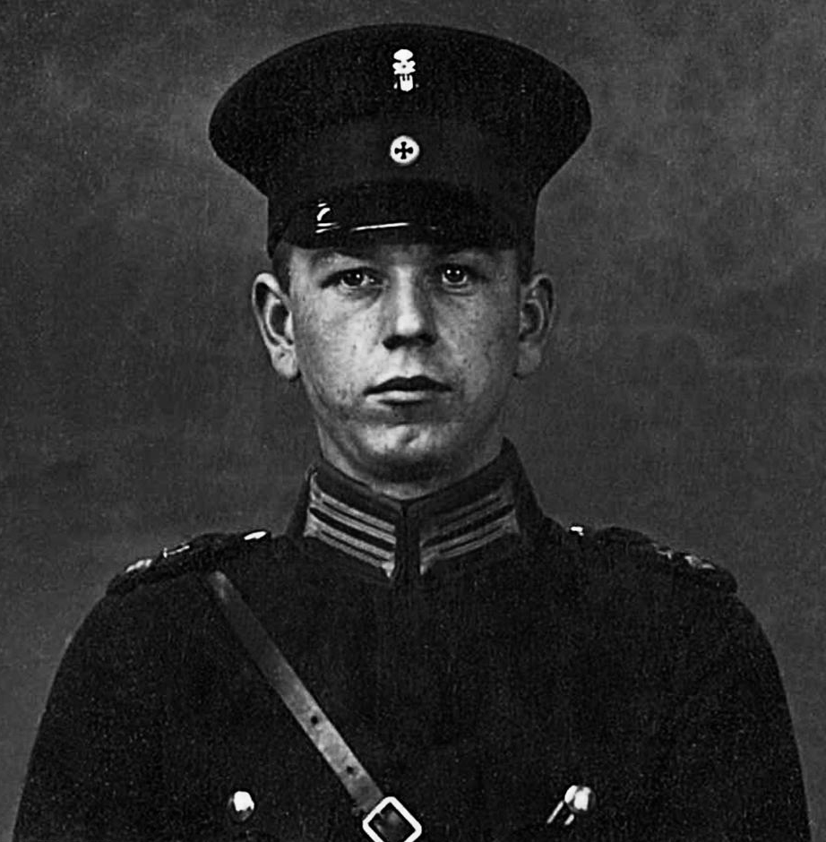 Edmund Ringert 1922 (Foto auf Personalkarteikarte der Polizeibehrde)
