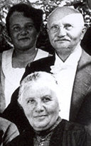 Familie Neufeld: Clotilde (vorn), Rosa und Julius
